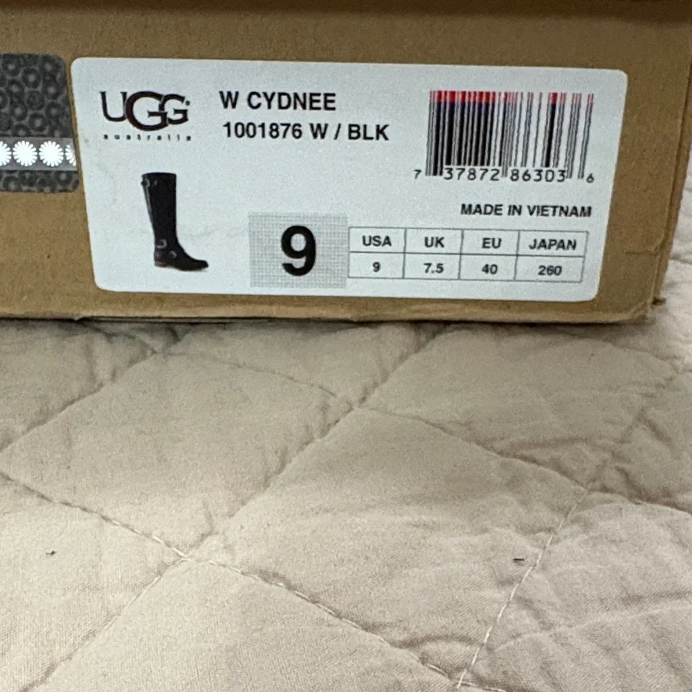 UGG Black Cydnee Suede & Leather Boots w/Sheepskin Lining. Sz 9. Great condition - Picture 8 of 11